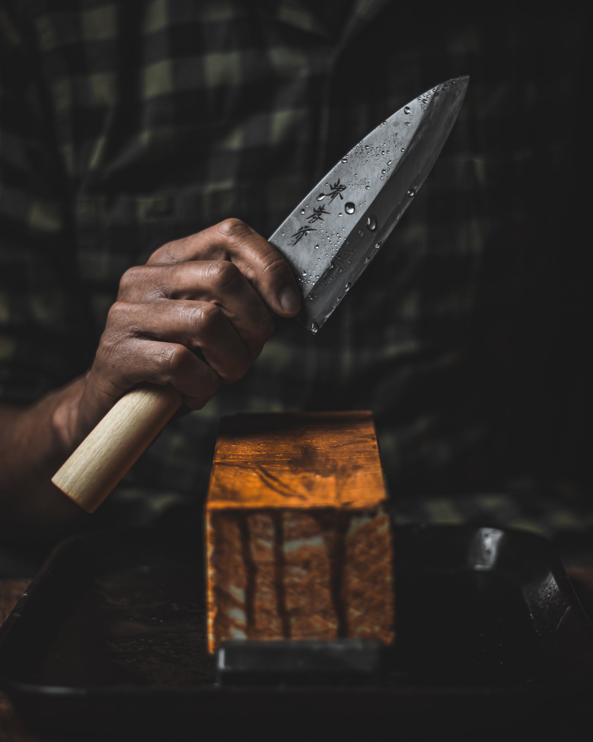 How to Hold a Chef’s Knife Like a Pro: Technique and Tips