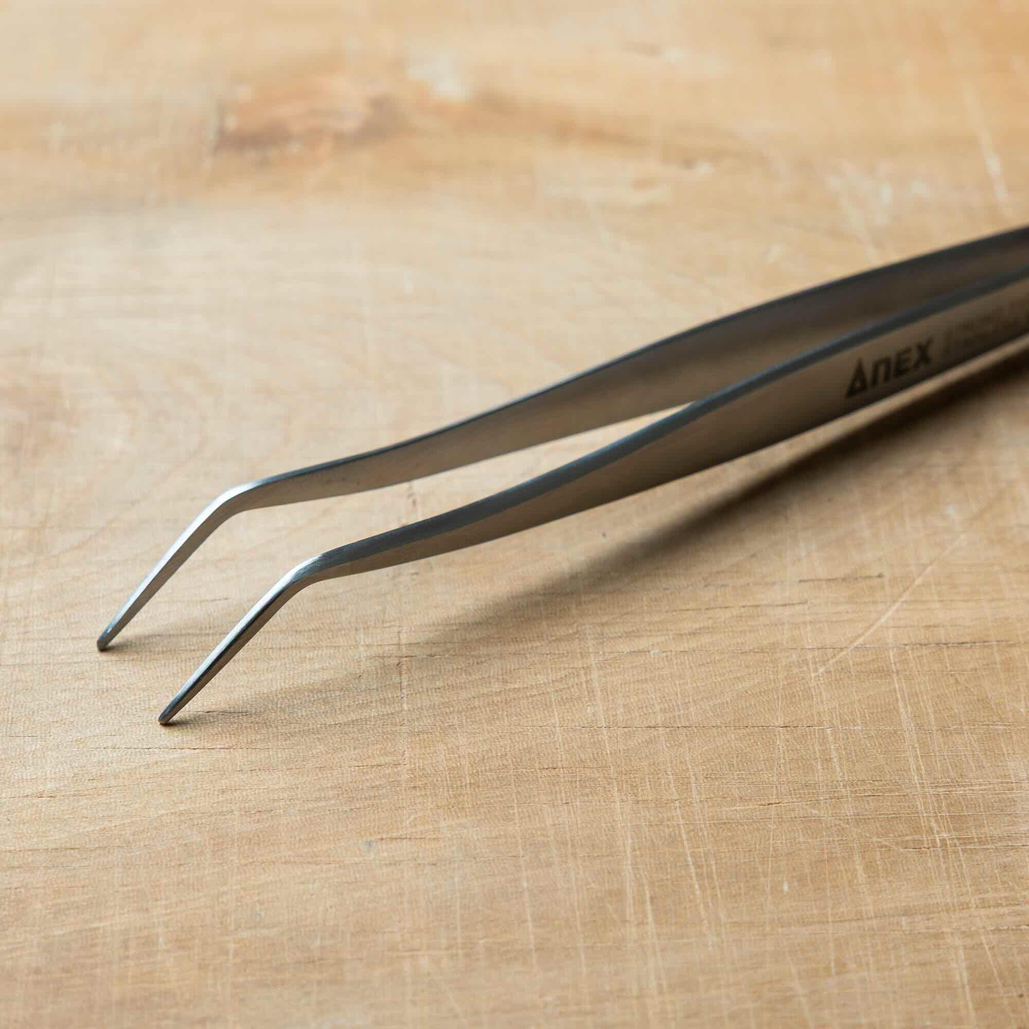 Close up of tweezer tips